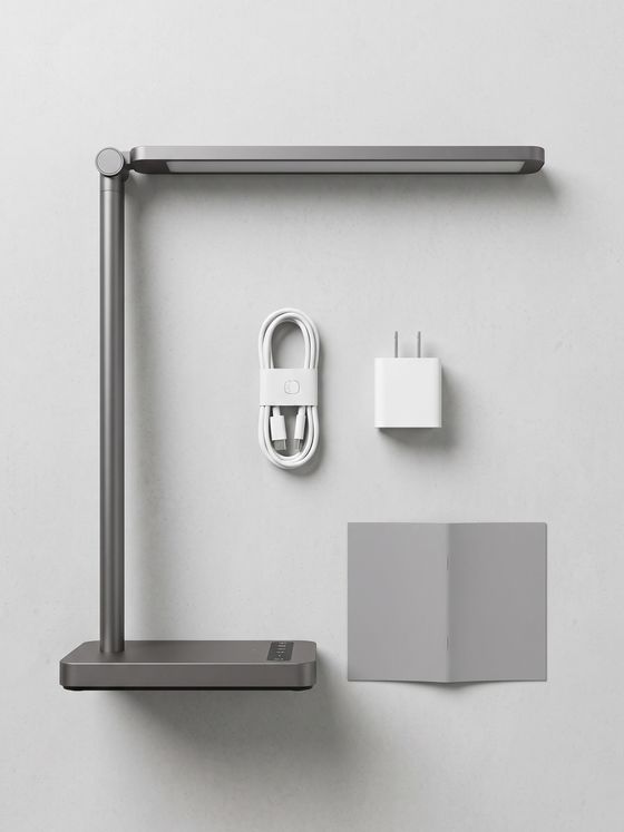 Лампа, кабель USB-C, адаптер и инструкция — что в коробке
